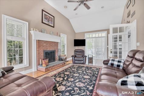 17 Carriage Lane Woodbury CT 06798