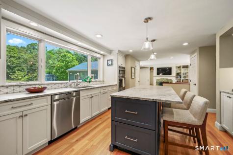 8 Ann Mar Lane Simsbury CT 06070