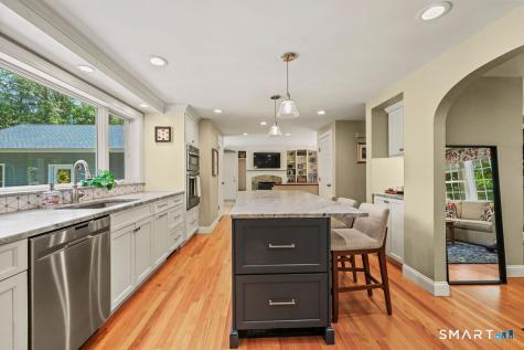 8 Ann Mar Lane Simsbury CT 06070