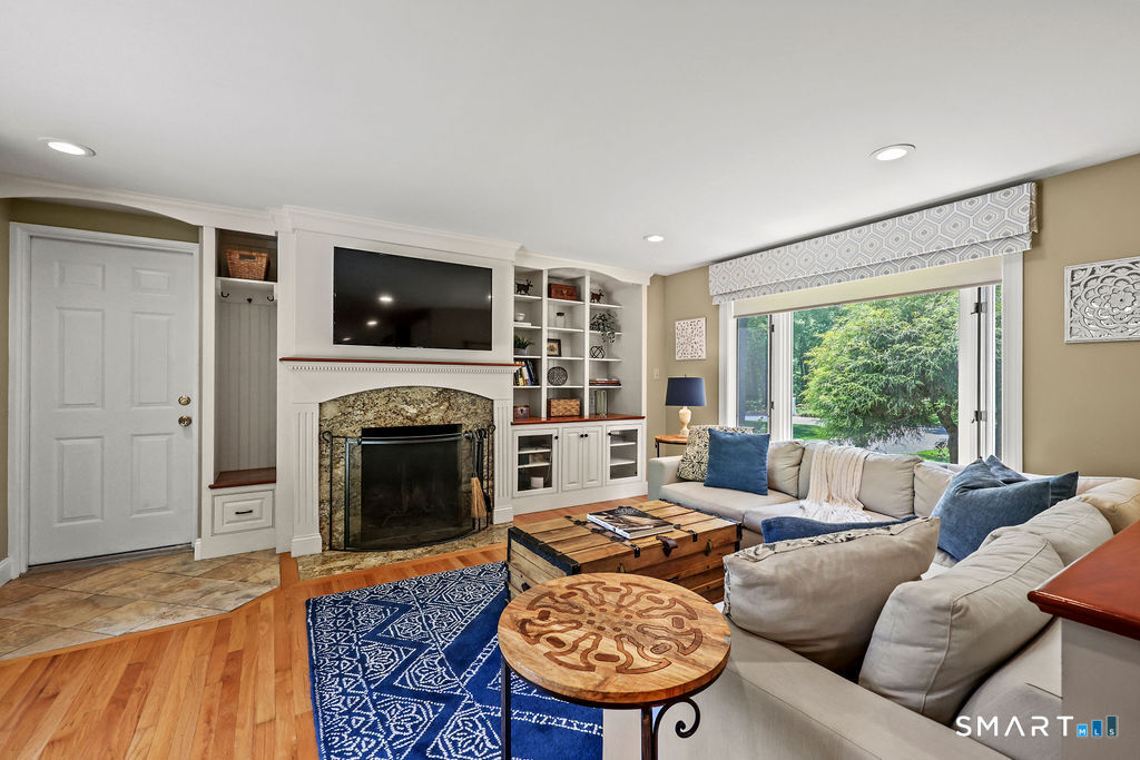 8 Ann Mar Lane Simsbury CT 06070