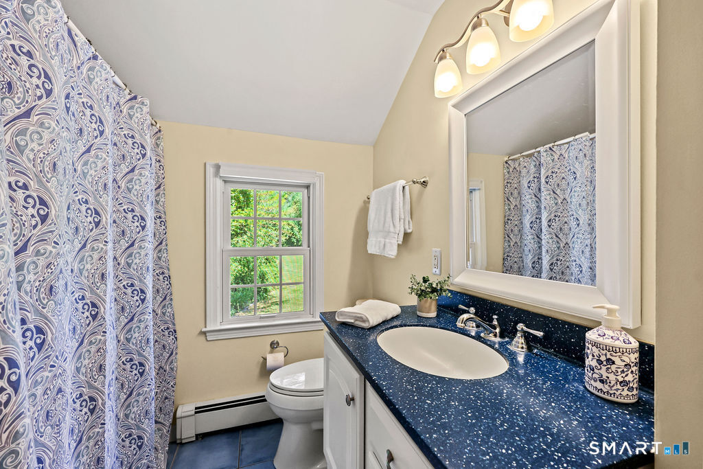 8 Ann Mar Lane Simsbury CT 06070