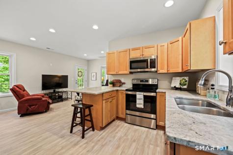 8 Ann Mar Lane Simsbury CT 06070
