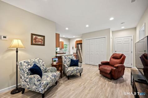 8 Ann Mar Lane Simsbury CT 06070