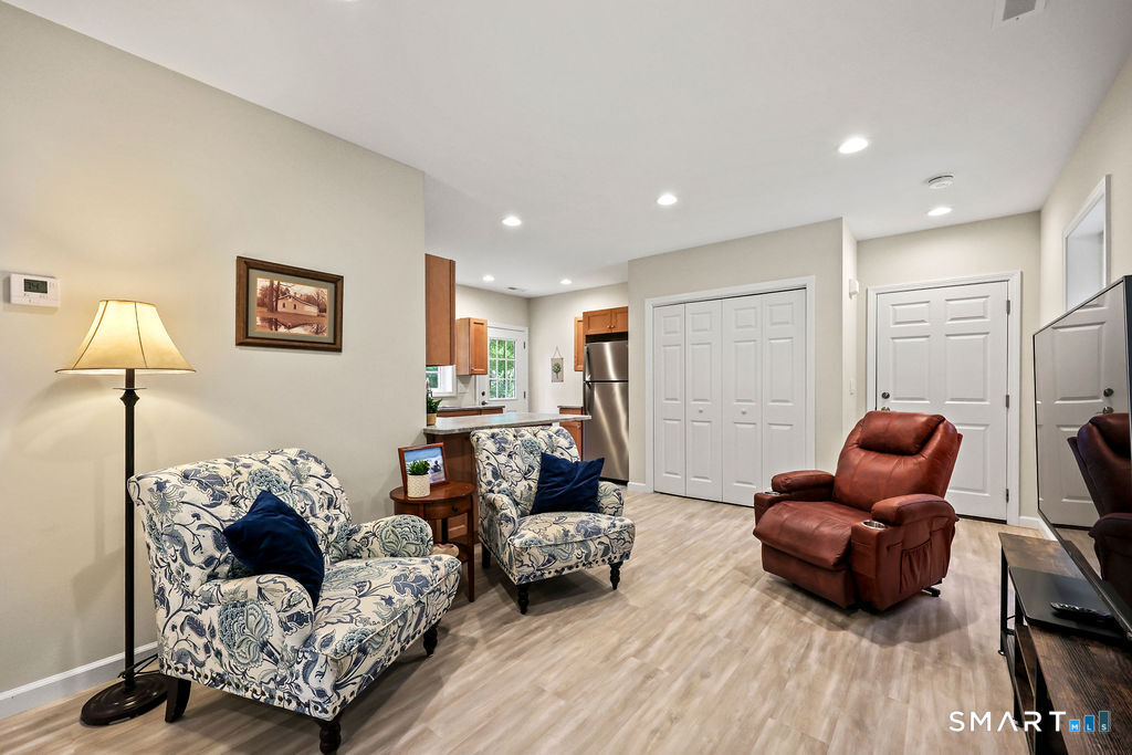 8 Ann Mar Lane Simsbury CT 06070