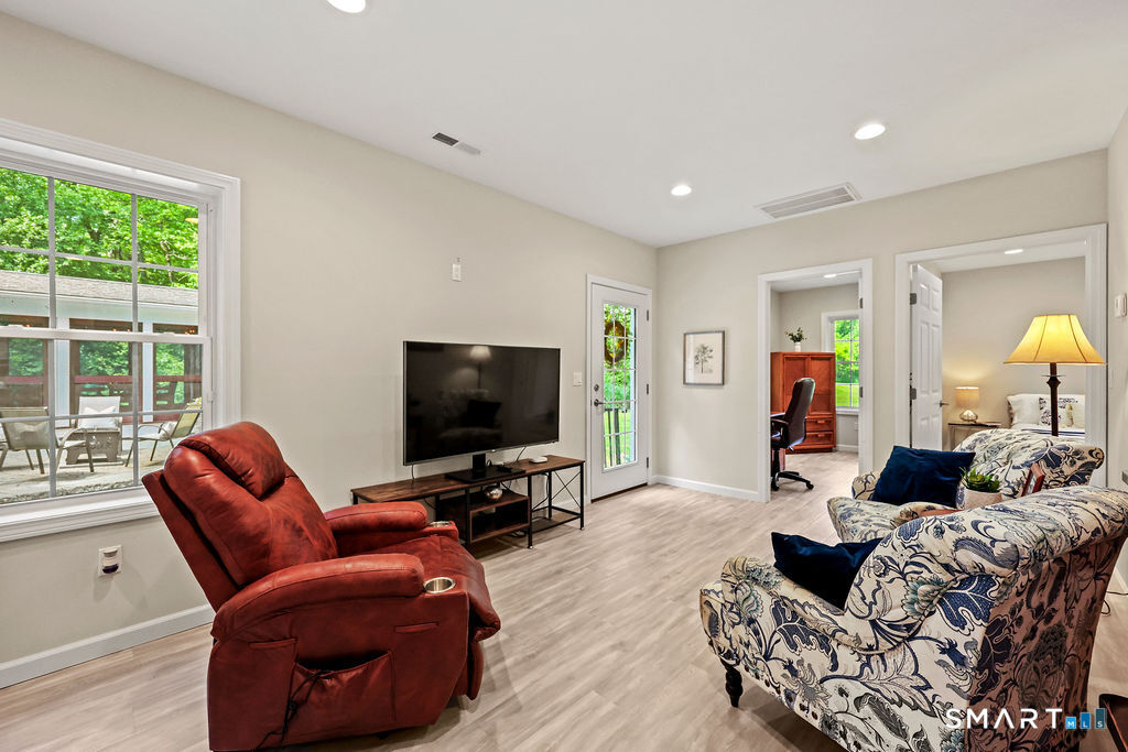8 Ann Mar Lane Simsbury CT 06070