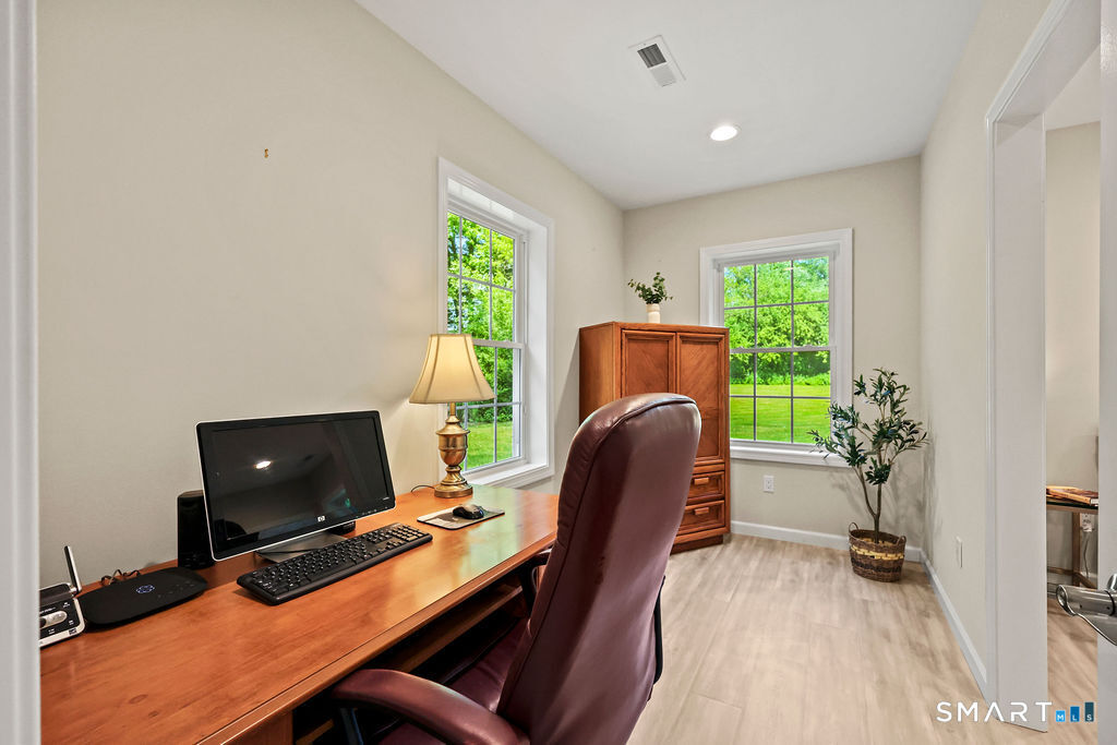 8 Ann Mar Lane Simsbury CT 06070
