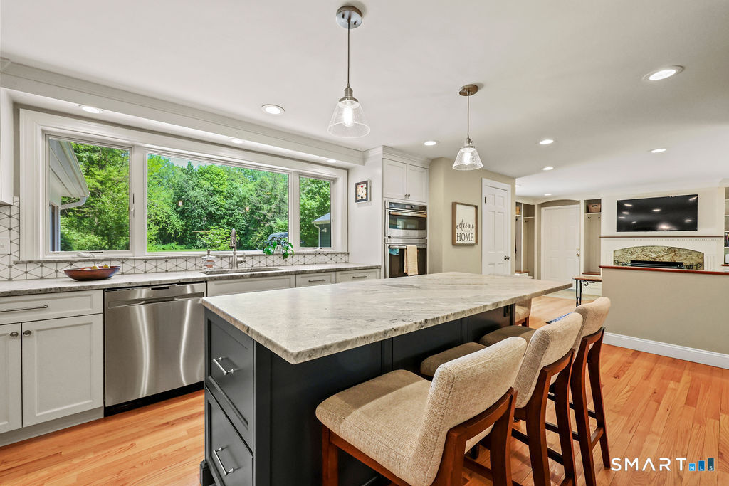 8 Ann Mar Lane Simsbury CT 06070