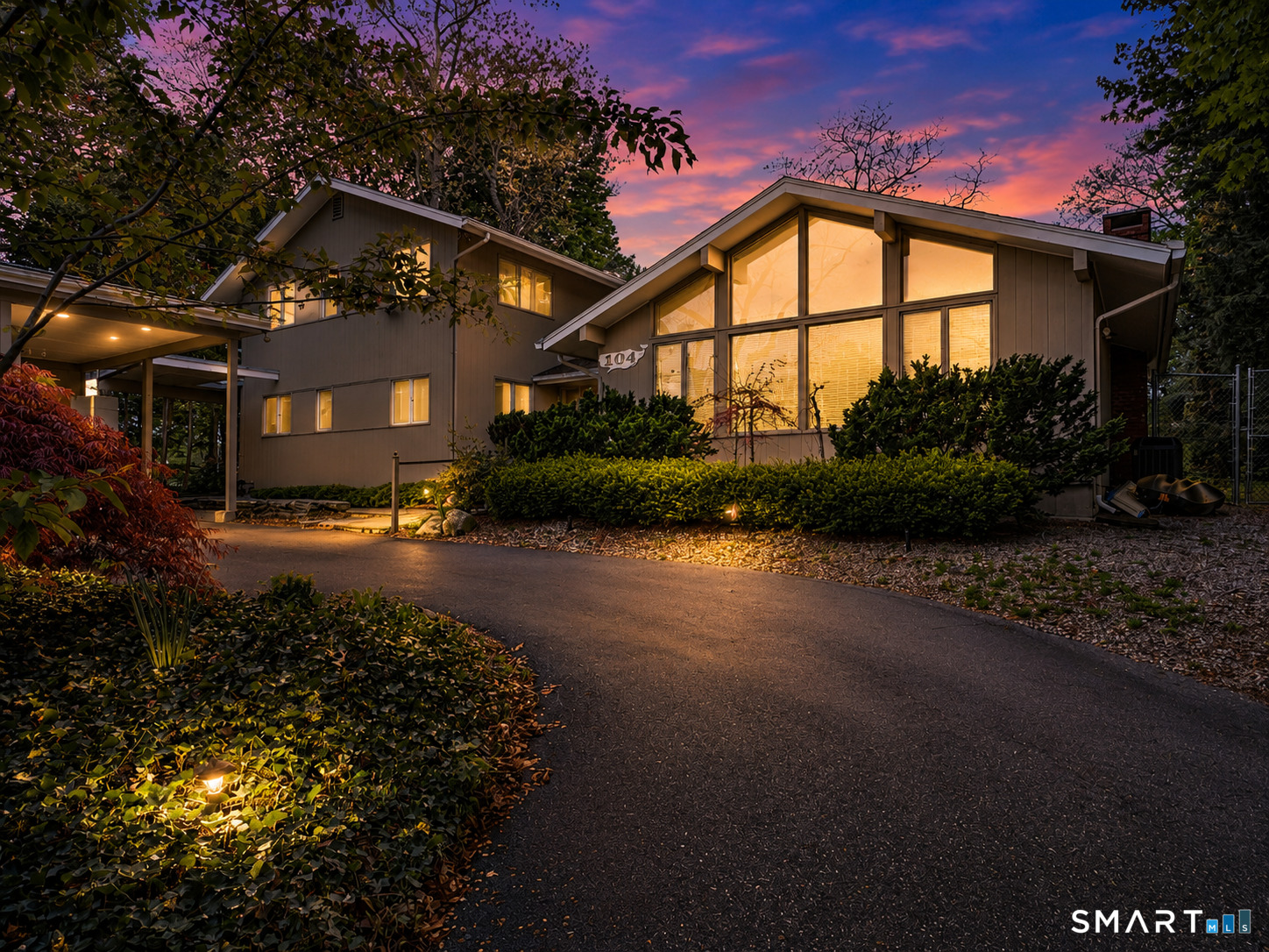 104 Parkway South New London CT 06320