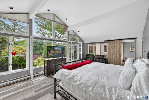 104 Parkway South New London CT 06320