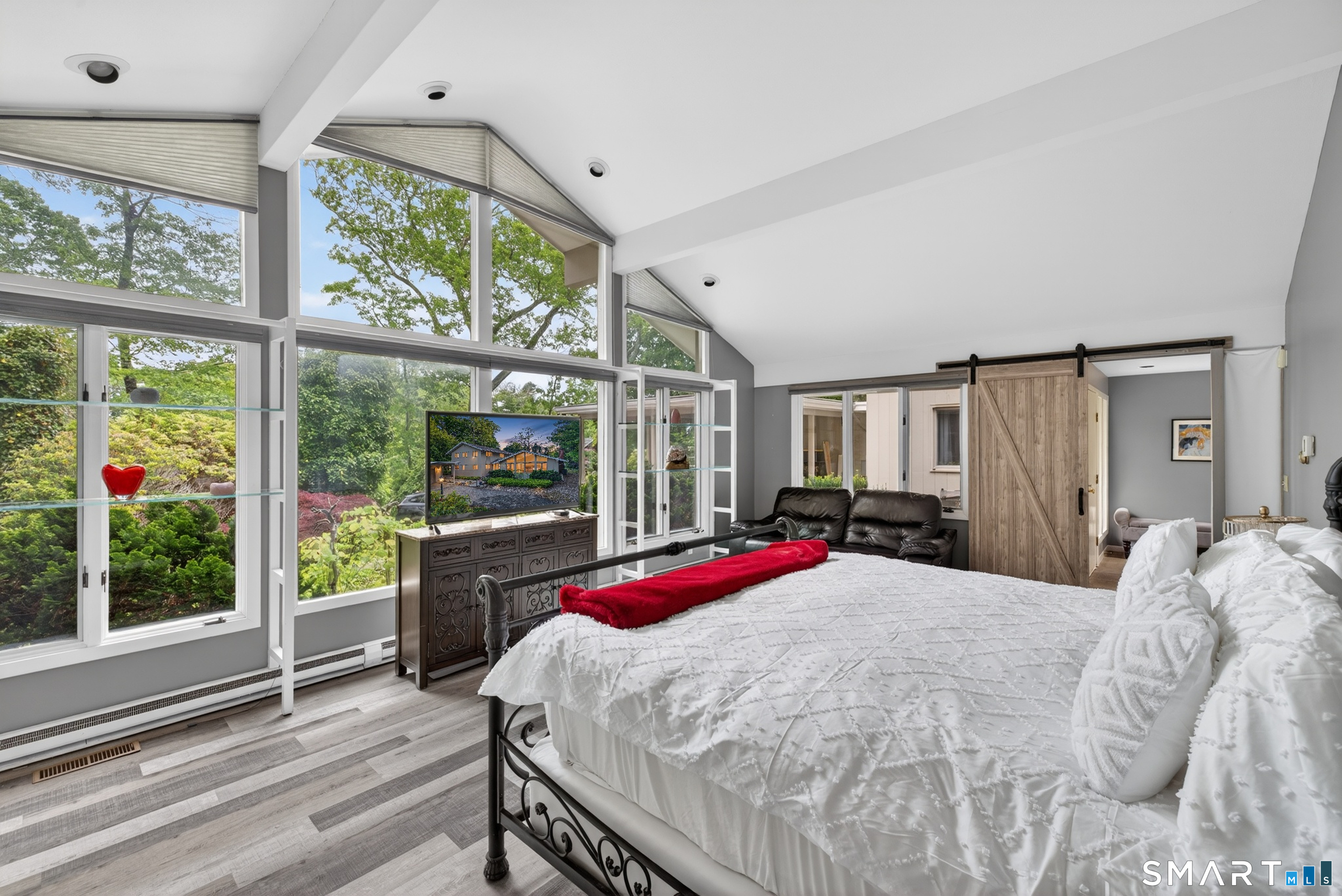 104 Parkway South New London CT 06320