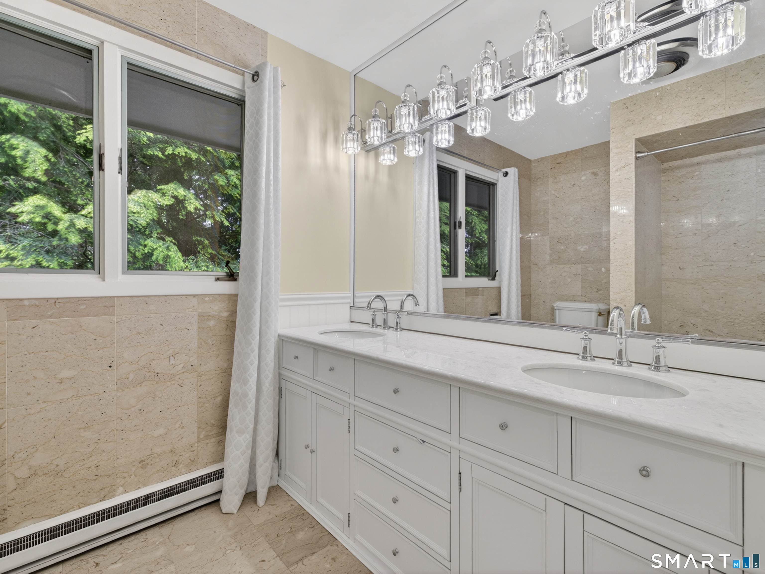 104 Parkway South New London CT 06320