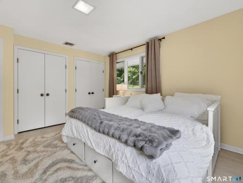 104 Parkway South New London CT 06320