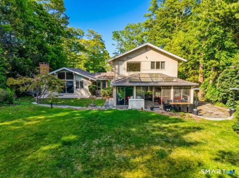 104 Parkway South New London CT 06320