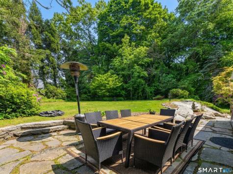 104 Parkway South New London CT 06320