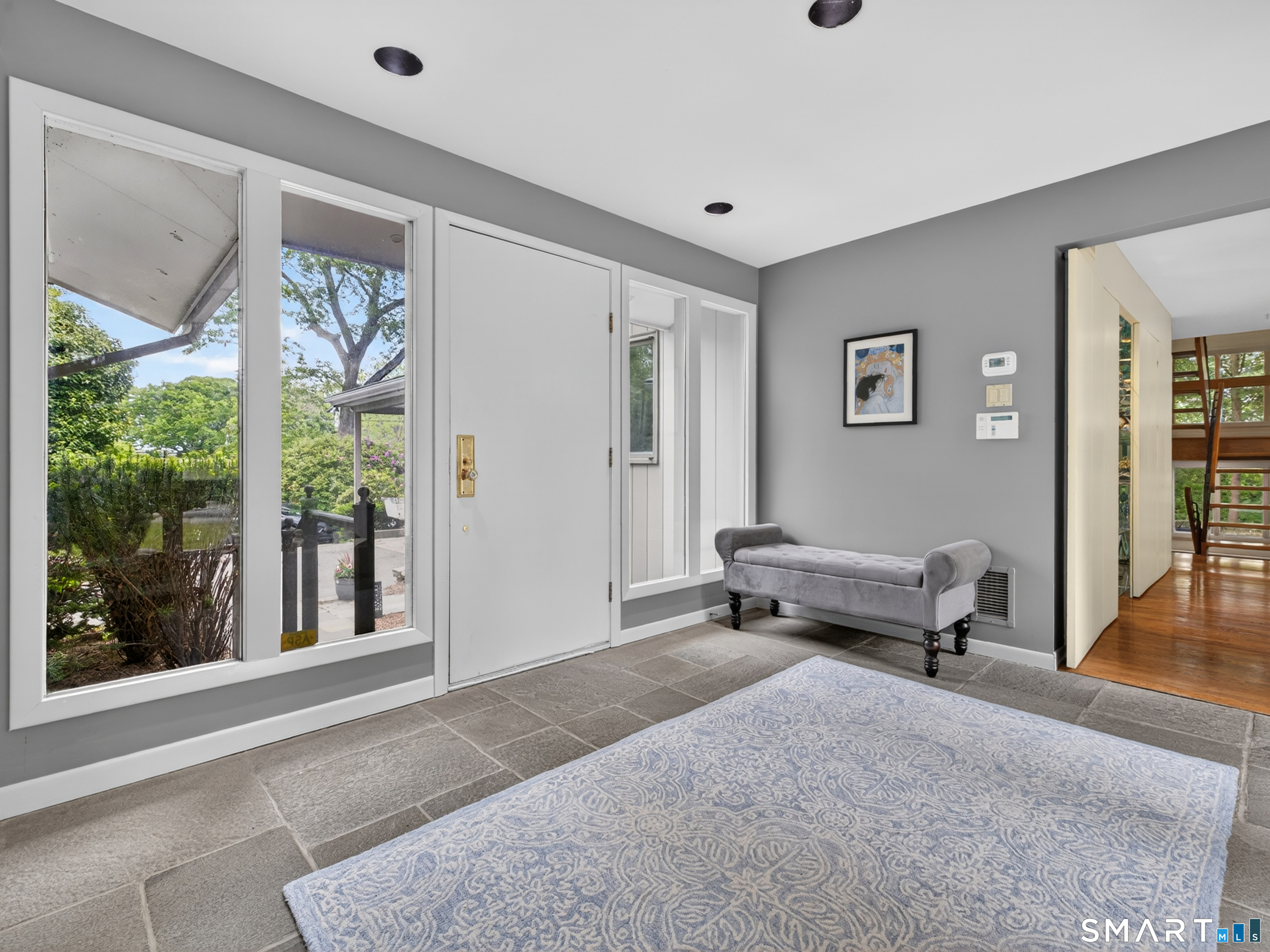 104 Parkway South New London CT 06320