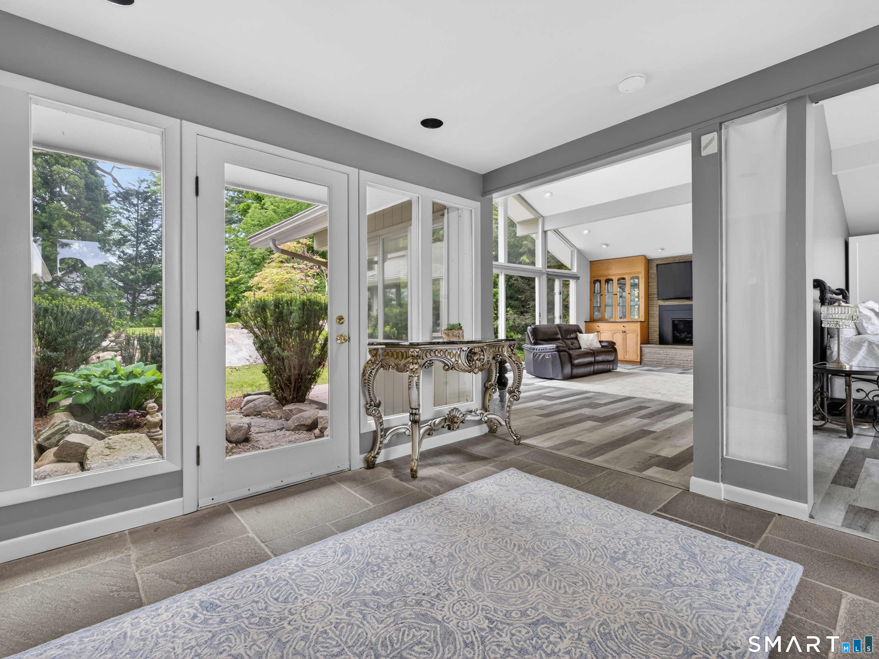 104 Parkway South New London CT 06320
