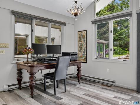 104 Parkway South New London CT 06320