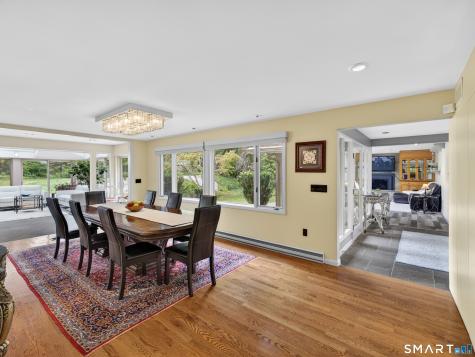 104 Parkway South New London CT 06320