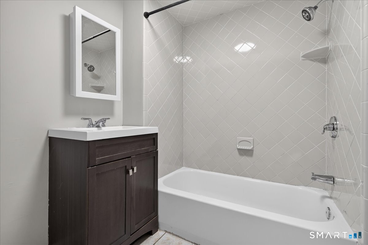 49 Homeside Avenue West Haven CT 06516