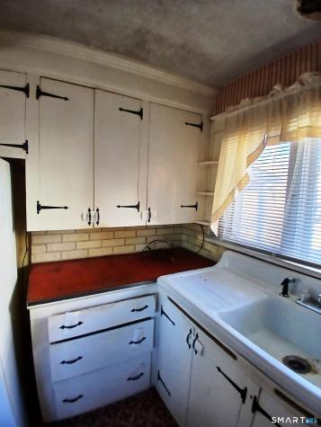 127 Maple Street Norwich CT 06360