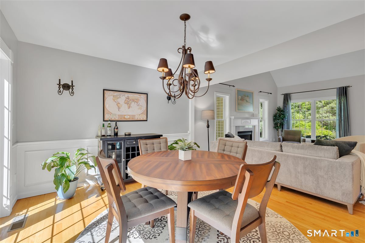 21 Church Terrace Newington CT 06111
