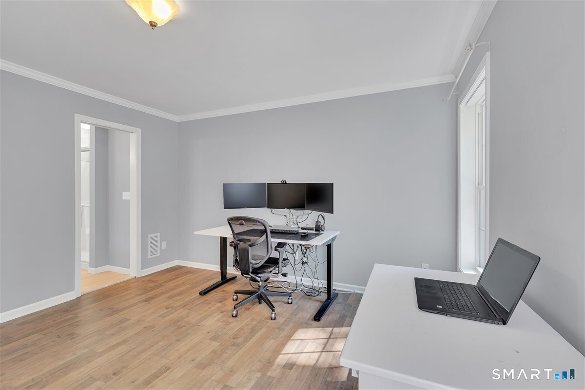 21 Church Terrace Newington CT 06111