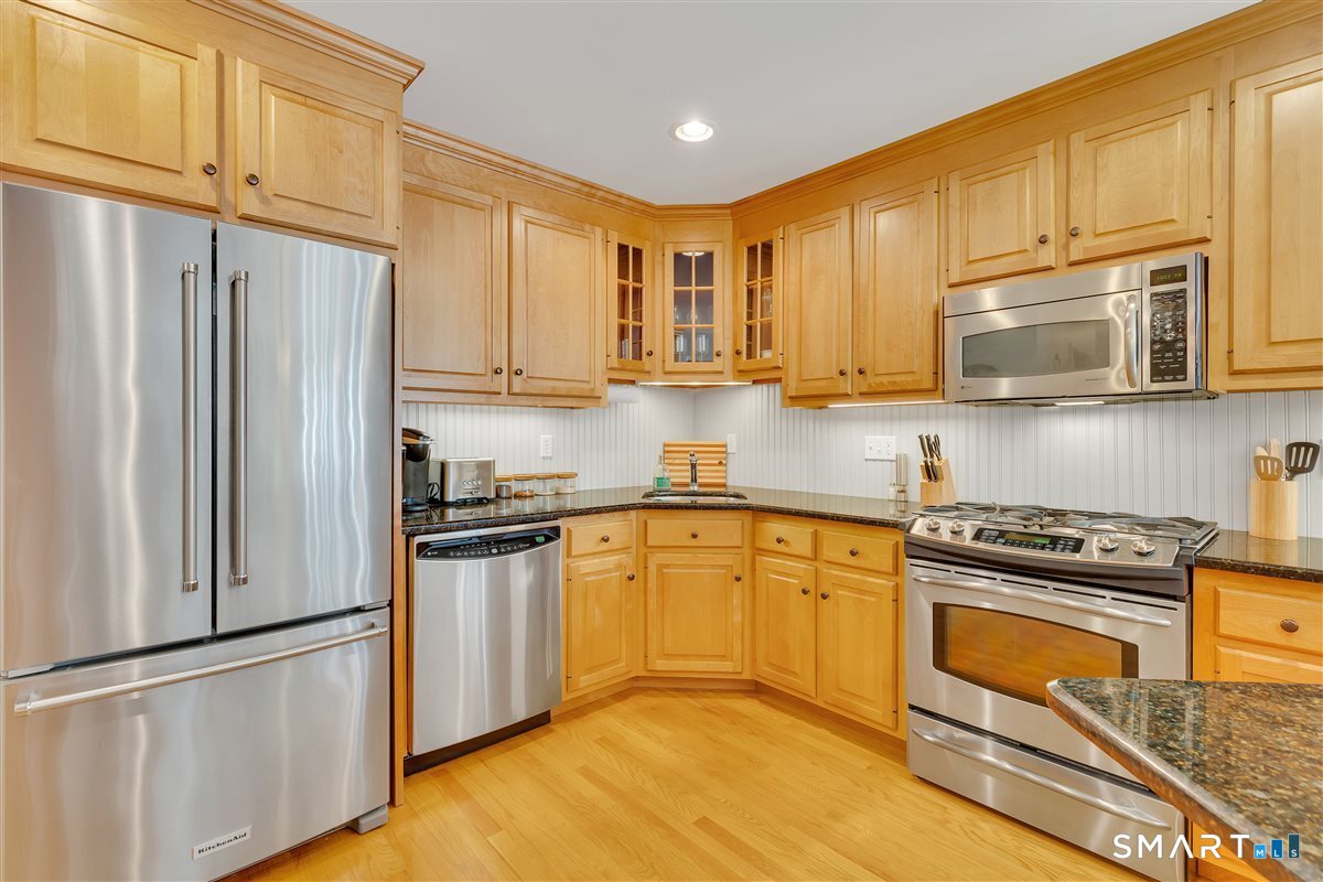 21 Church Terrace Newington CT 06111