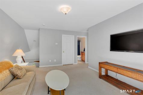 21 Church Terrace Newington CT 06111