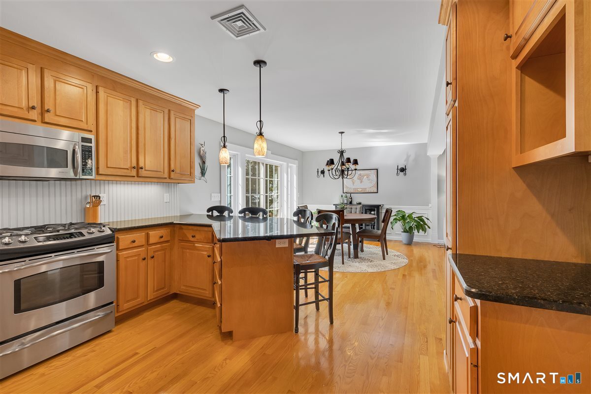 21 Church Terrace Newington CT 06111