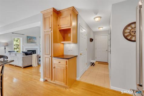 21 Church Terrace Newington CT 06111