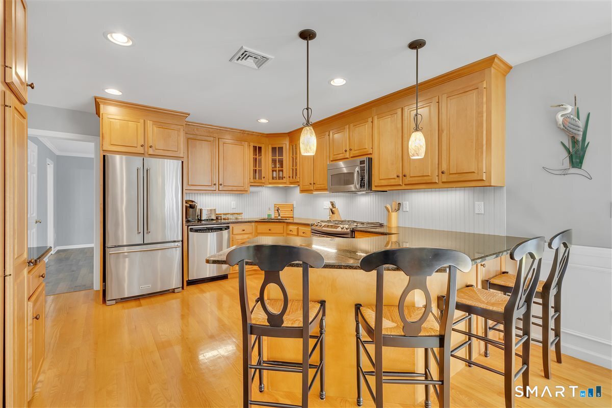 21 Church Terrace Newington CT 06111