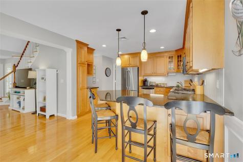21 Church Terrace Newington CT 06111