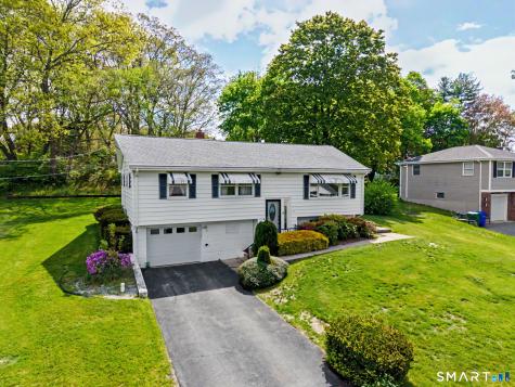 23 Rockwood Drive Waterford CT 06385