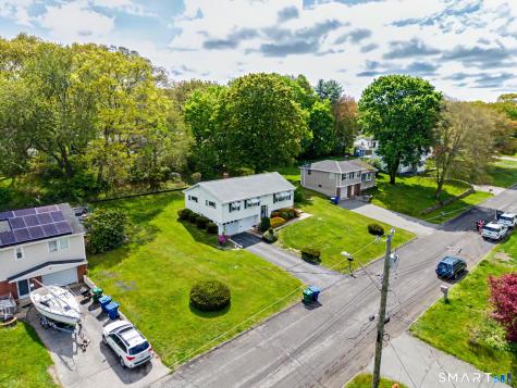 23 Rockwood Drive Waterford CT 06385
