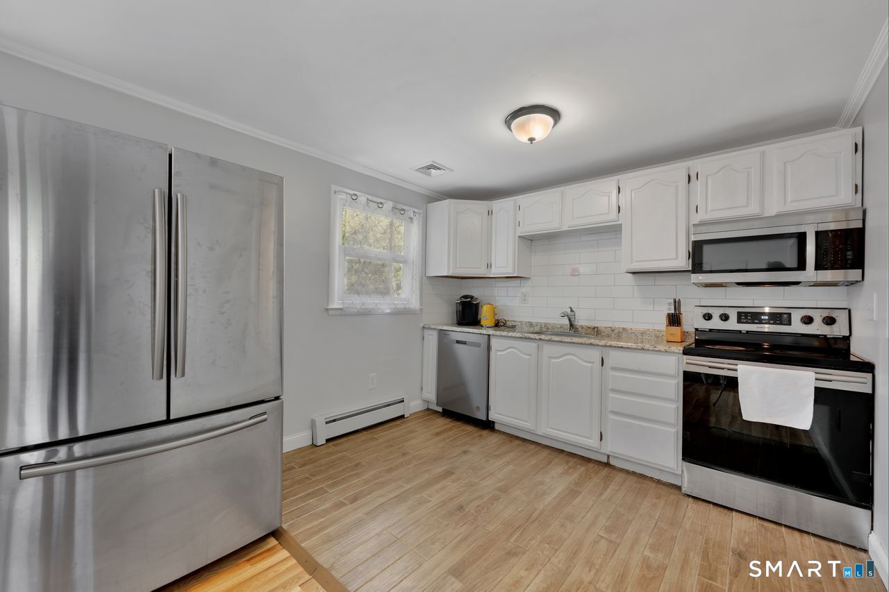 15 Beechcrest Drive East Hampton CT 06424