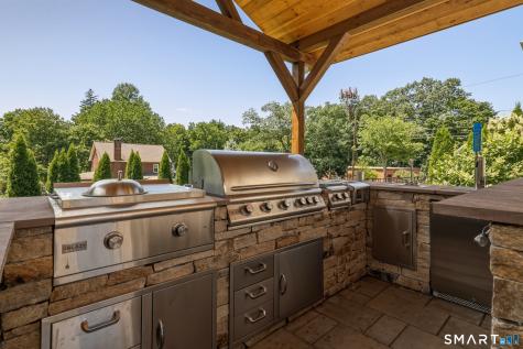 22 Sylvan Avenue Farmington CT 06085