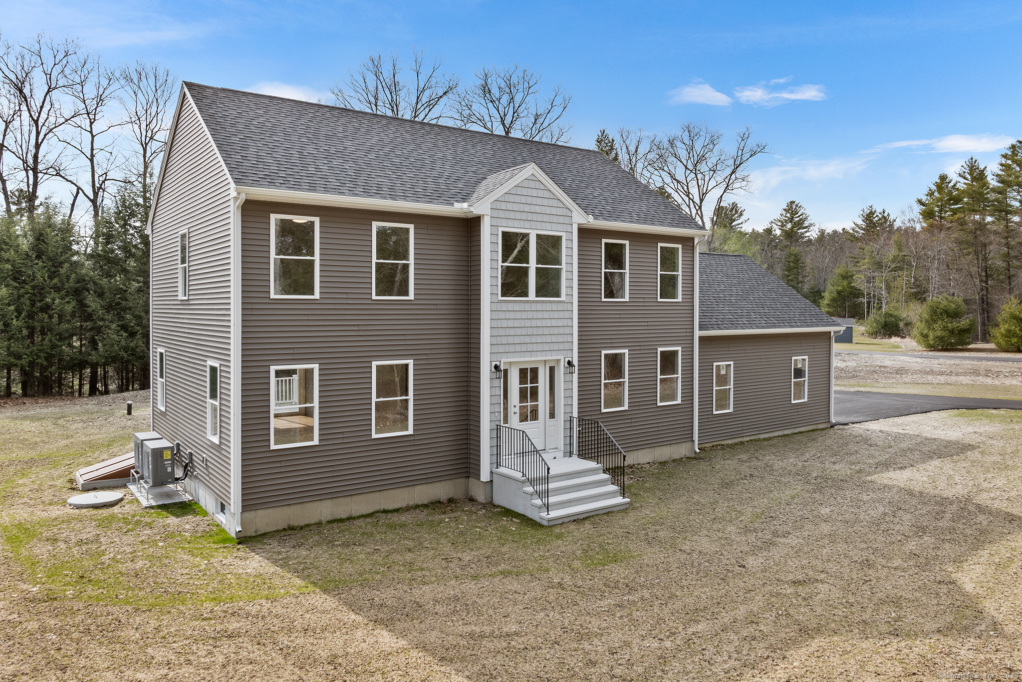 124 New Road Thompson CT 06277