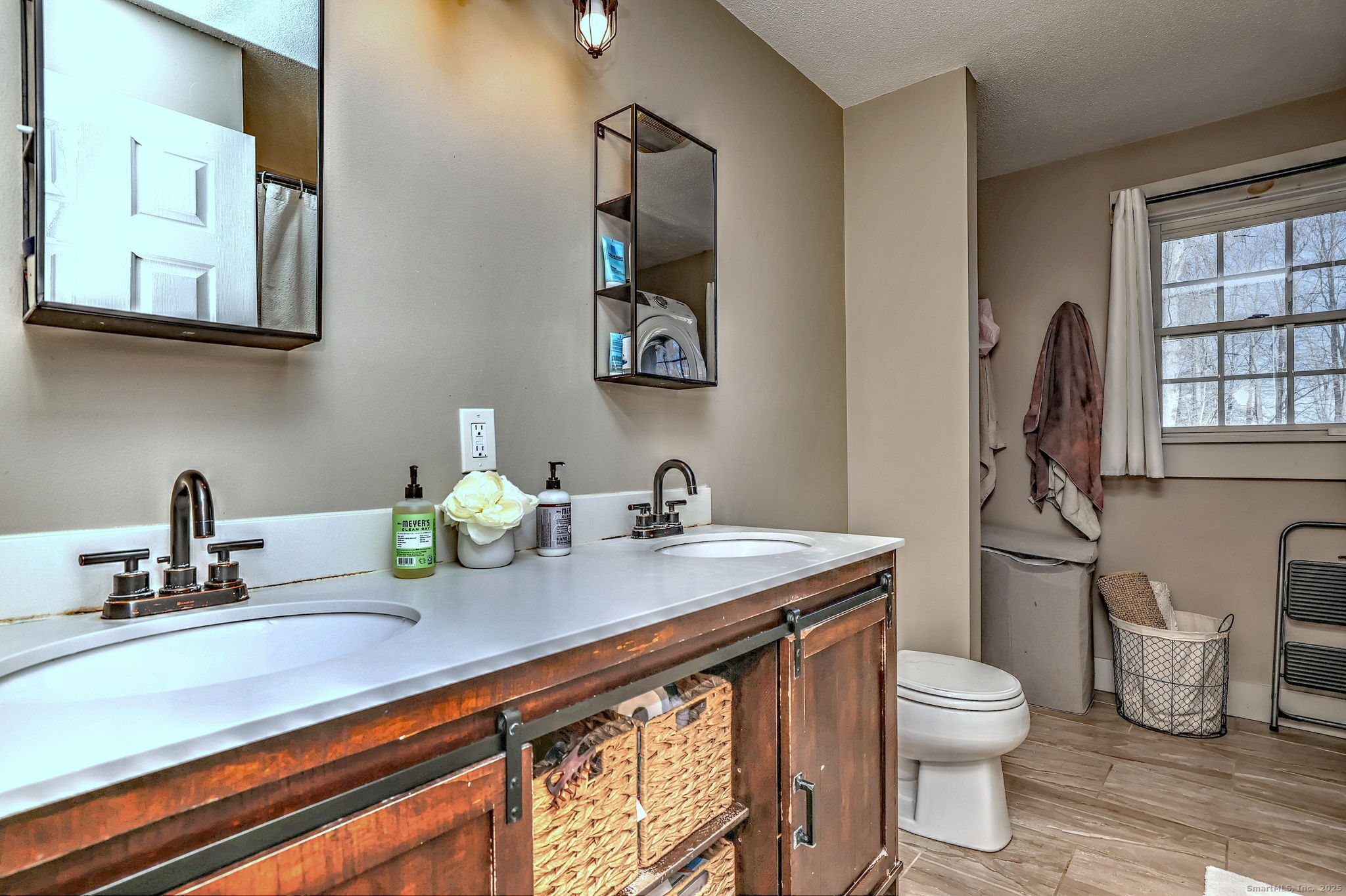 424 Bridge Street Suffield CT 06078