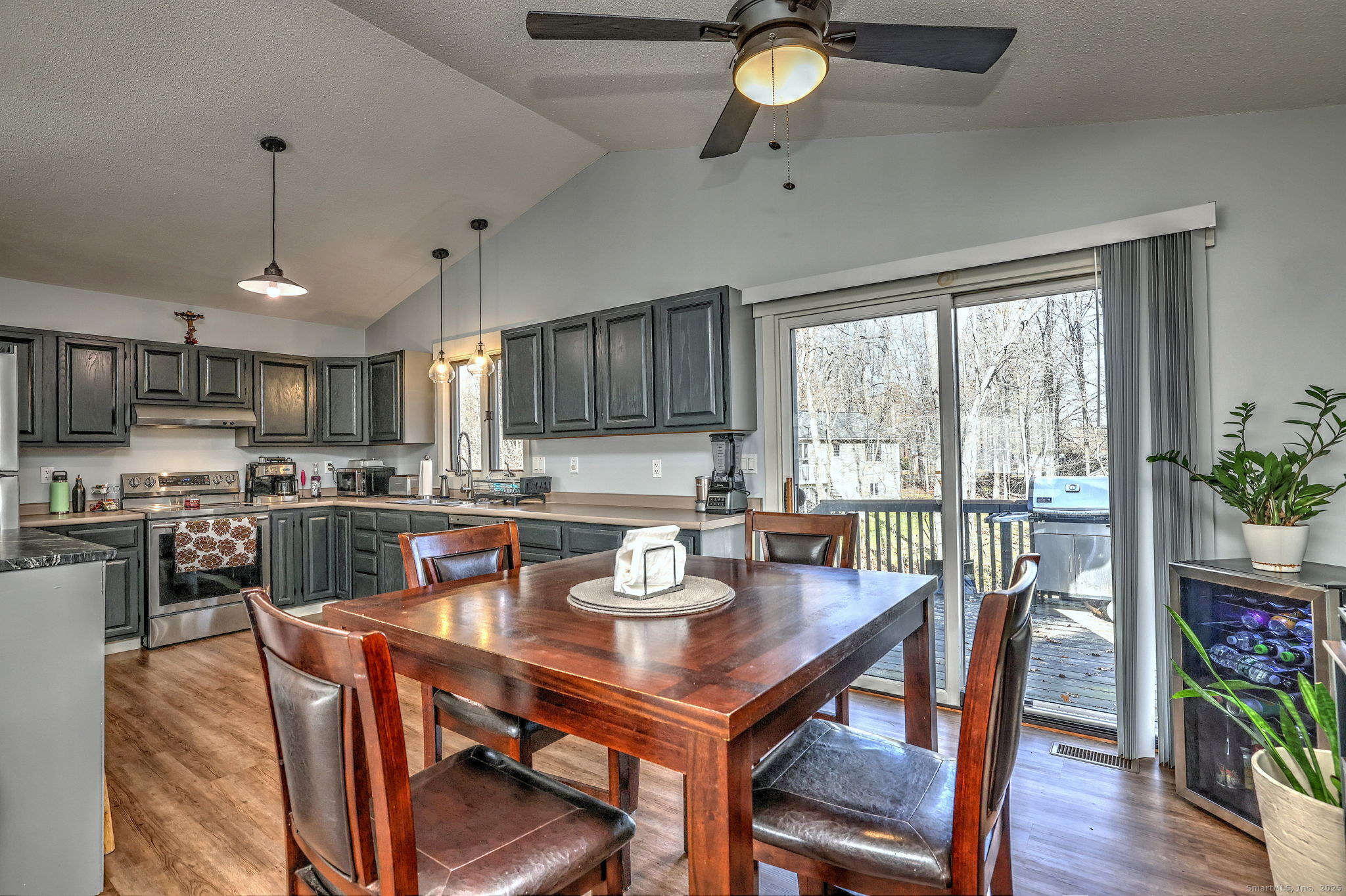 424 Bridge Street Suffield CT 06078