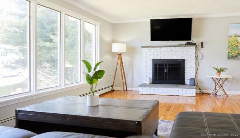 10 Pleasant Street Stonington CT 06355