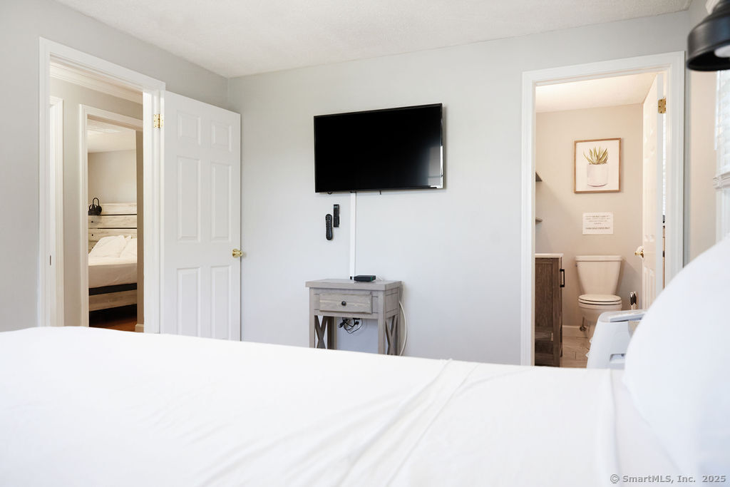 10 Pleasant Street Stonington CT 06355