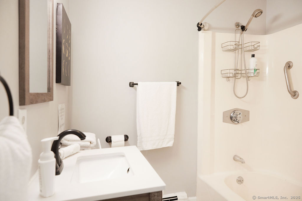 10 Pleasant Street Stonington CT 06355