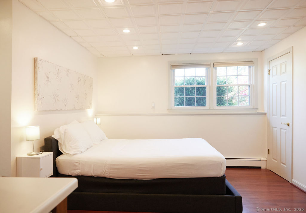 10 Pleasant Street Stonington CT 06355