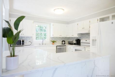 10 Pleasant Street Stonington CT 06355