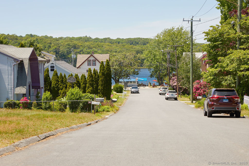 10 Pleasant Street Stonington CT 06355