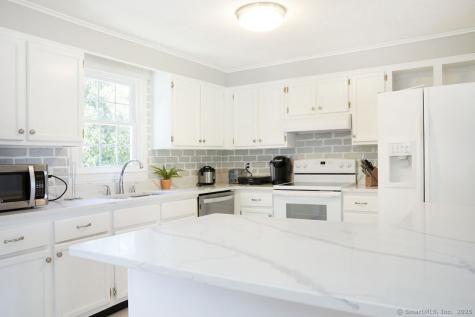 10 Pleasant Street Stonington CT 06355