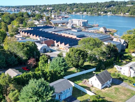 10 Pleasant Street Stonington CT 06355