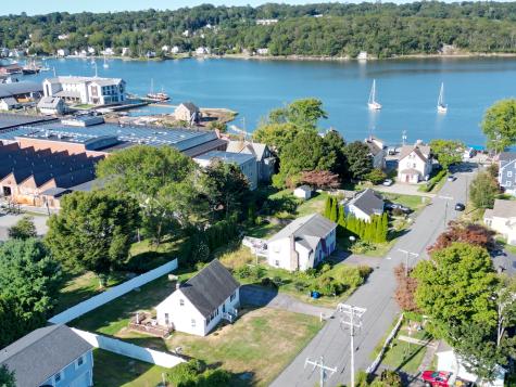 10 Pleasant Street Stonington CT 06355