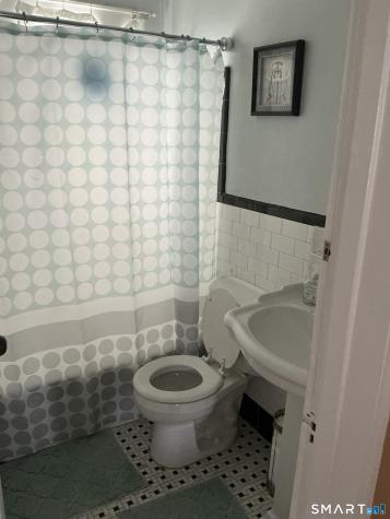 4 Elm Court East Haven CT 06512