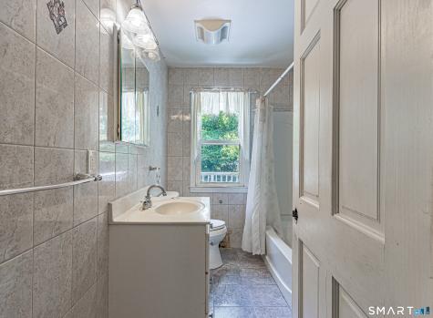 38 Fleetwood Drive Waterbury CT 06706